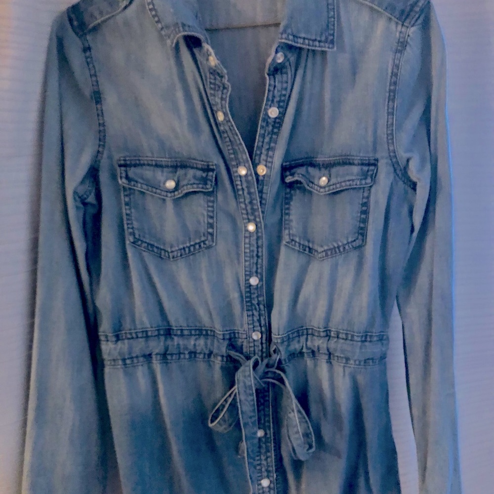 Jean shirt/jacket with optional waist design.